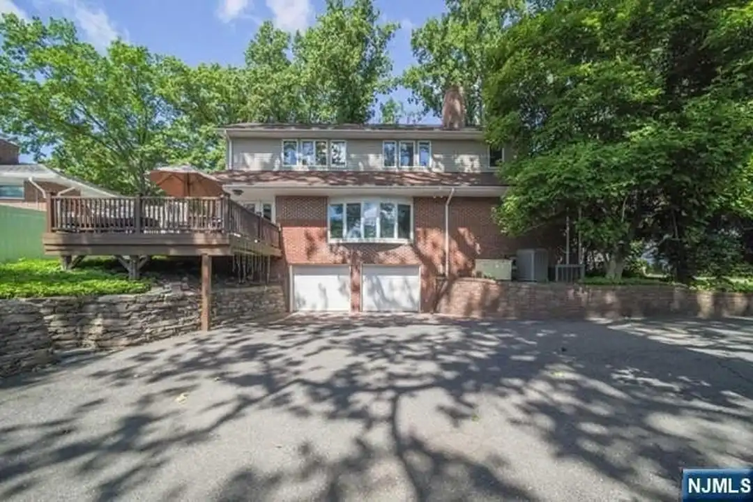 4 Mellon Ln - View 4