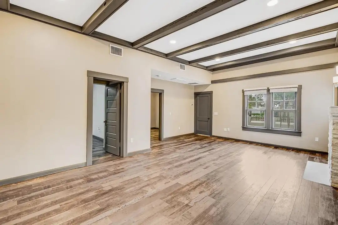 621 Forest Hill Blvd - View 4