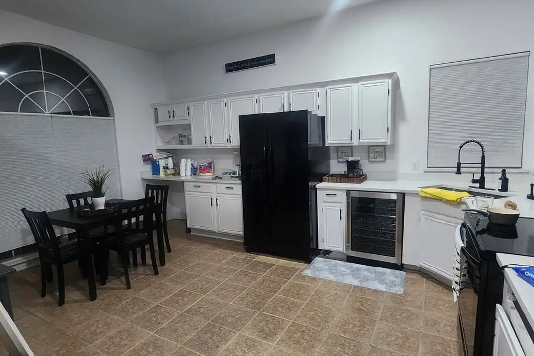 2334 Belton Dr - More