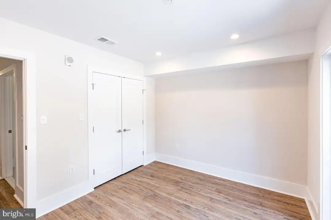 Apartment in Washington, Brookland - View 2