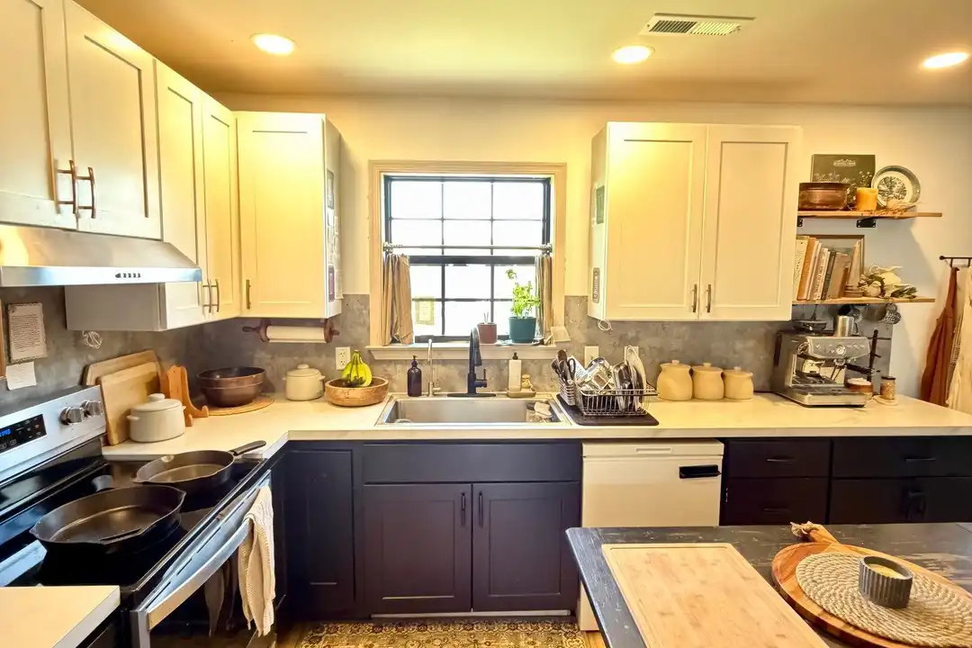 60 Carriage House Dr - View 3
