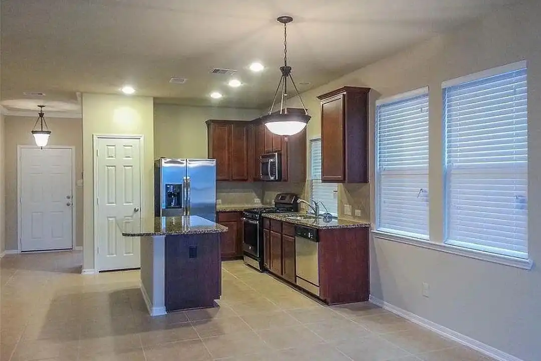 20735 Pine Rain Ct - View 4