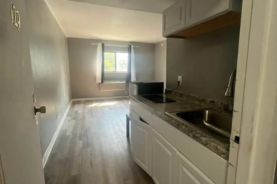 111 S Summit St unit 204 – photo 1