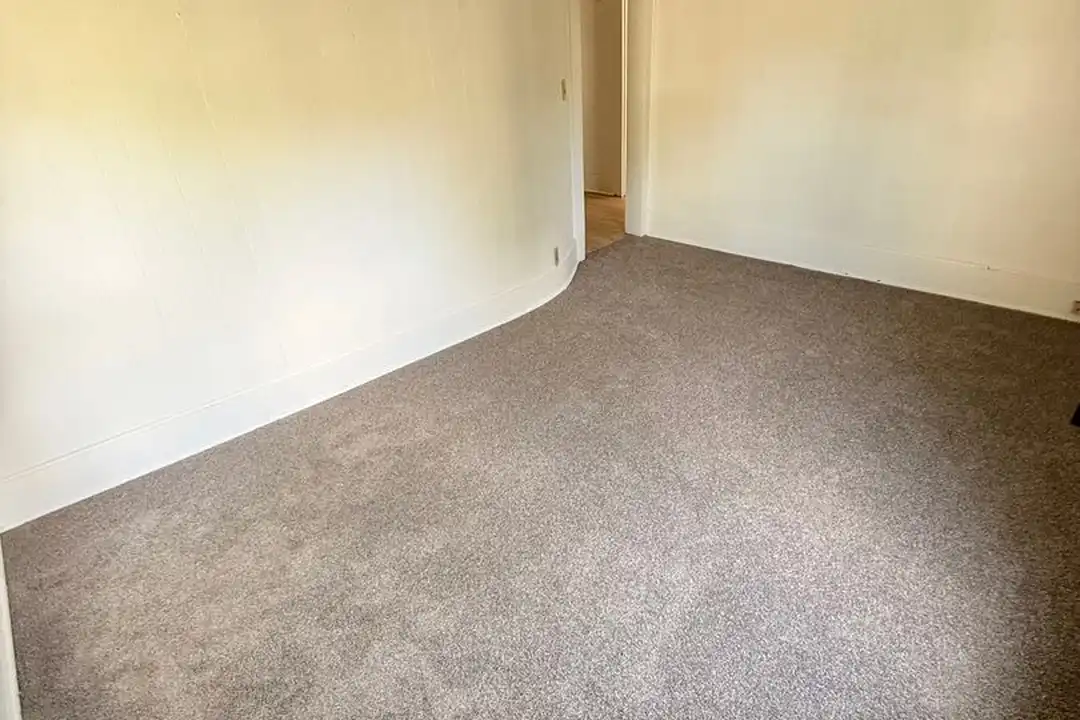 2200 Rebecca St unit 2200 Rebecca St 1/2 - View 5