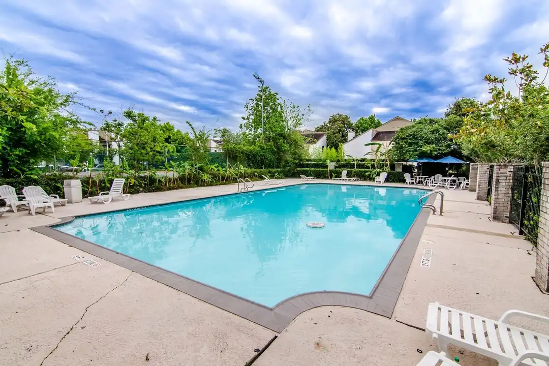 Apartment in Houston - View 5