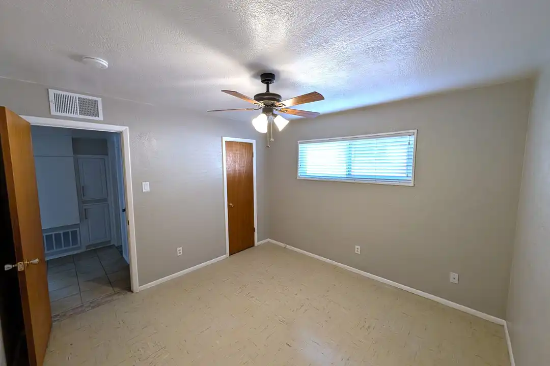10204 Candelaria Rd NE unit 10204 - View 5