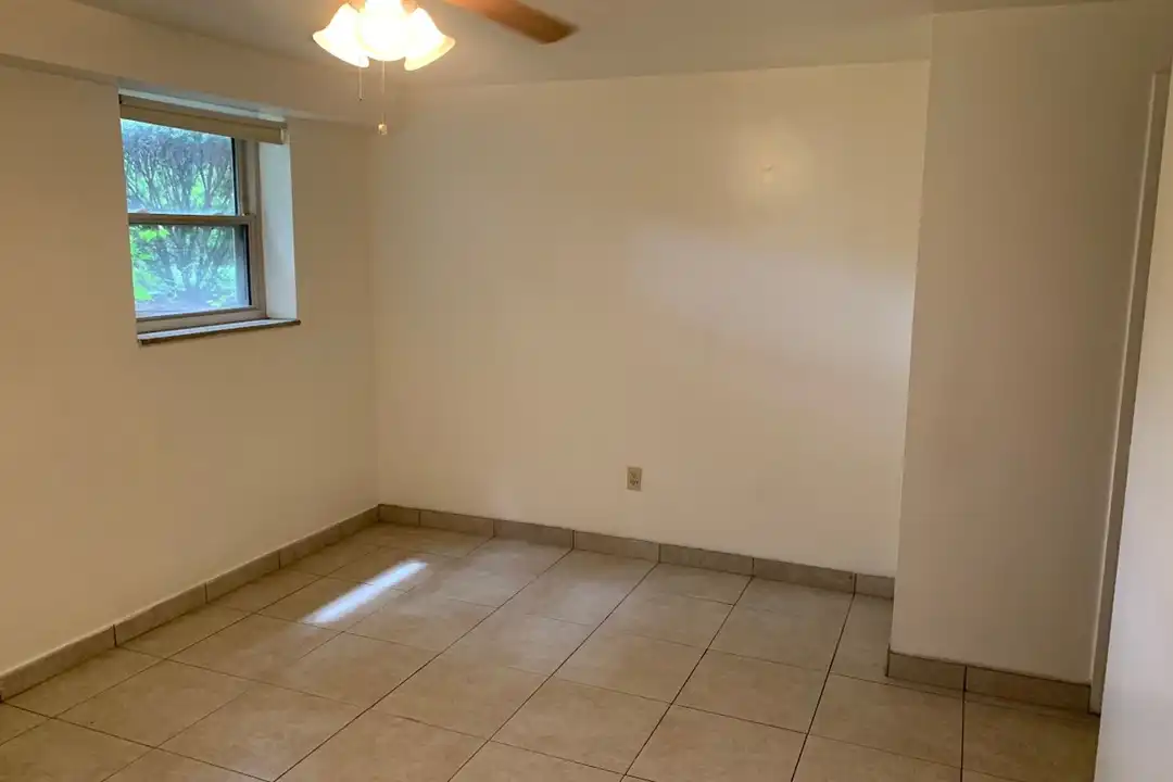 2355 Eldridge St unit SB - More