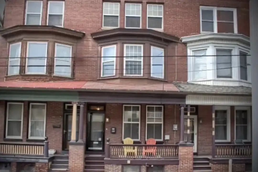 609 E Commerce St - View 2