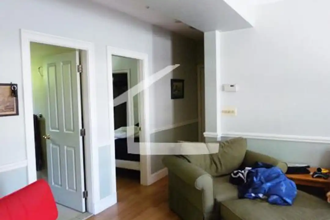 27 Raymond St – další