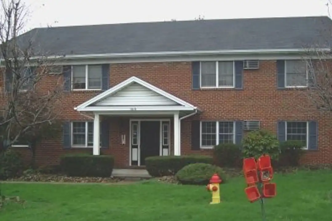 1050 E Western Reserve Rd unit 1050-01 – photo 1
