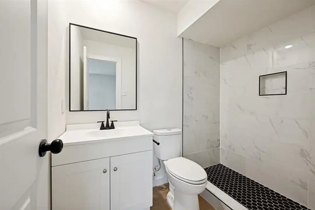 2014 Laurel Oaks Dr - More