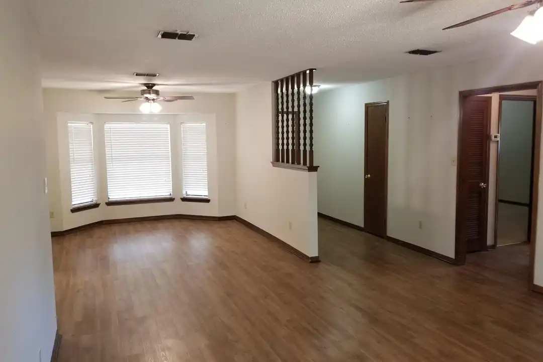 754 Silver Maple Dr - View 2
