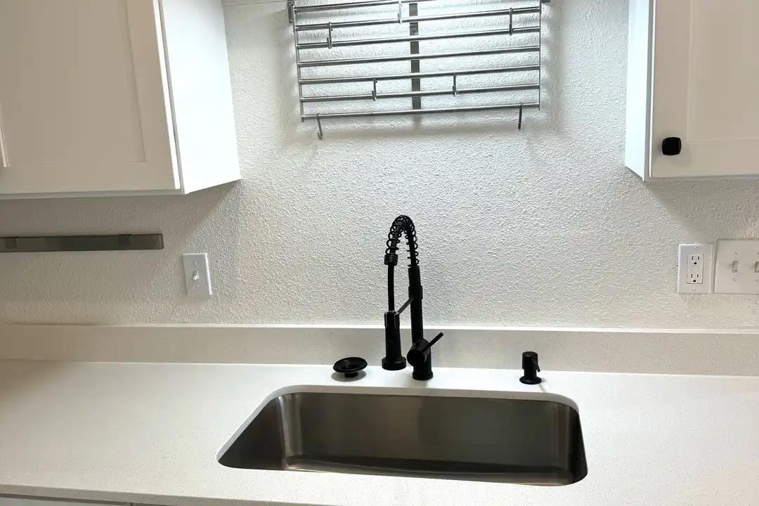 402 Cornell Dr SE unit 7 - View 2