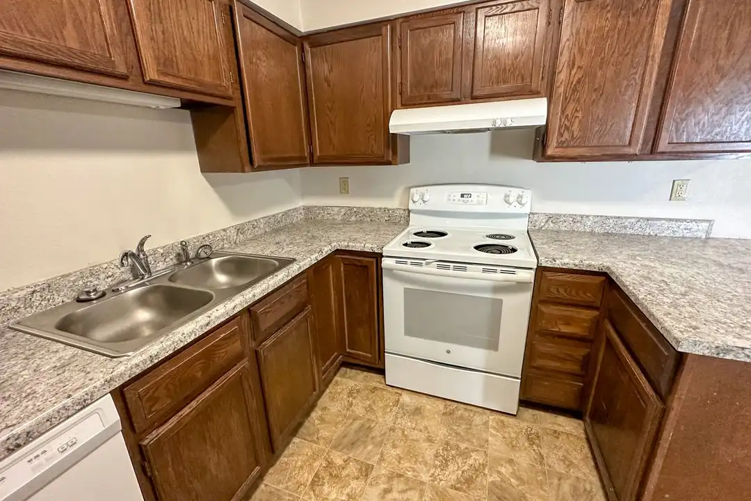 1006 Lincoln Way unit 103 - More