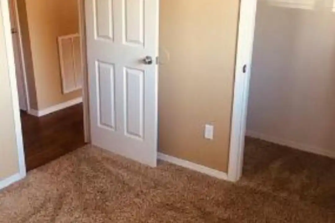 Apartment in Oklahoma City, Oklahoma - More