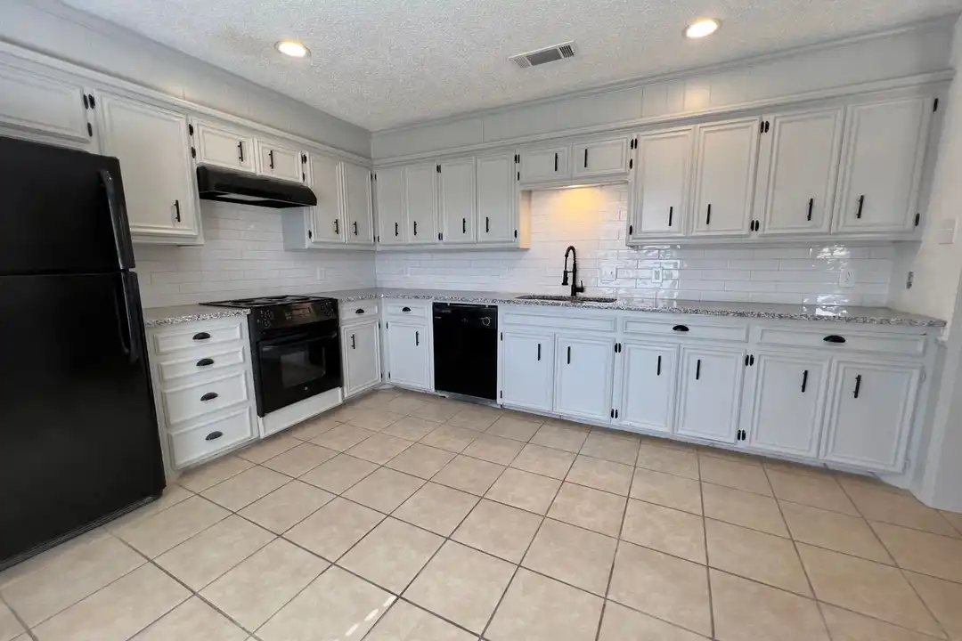 5702 91st St - View 3