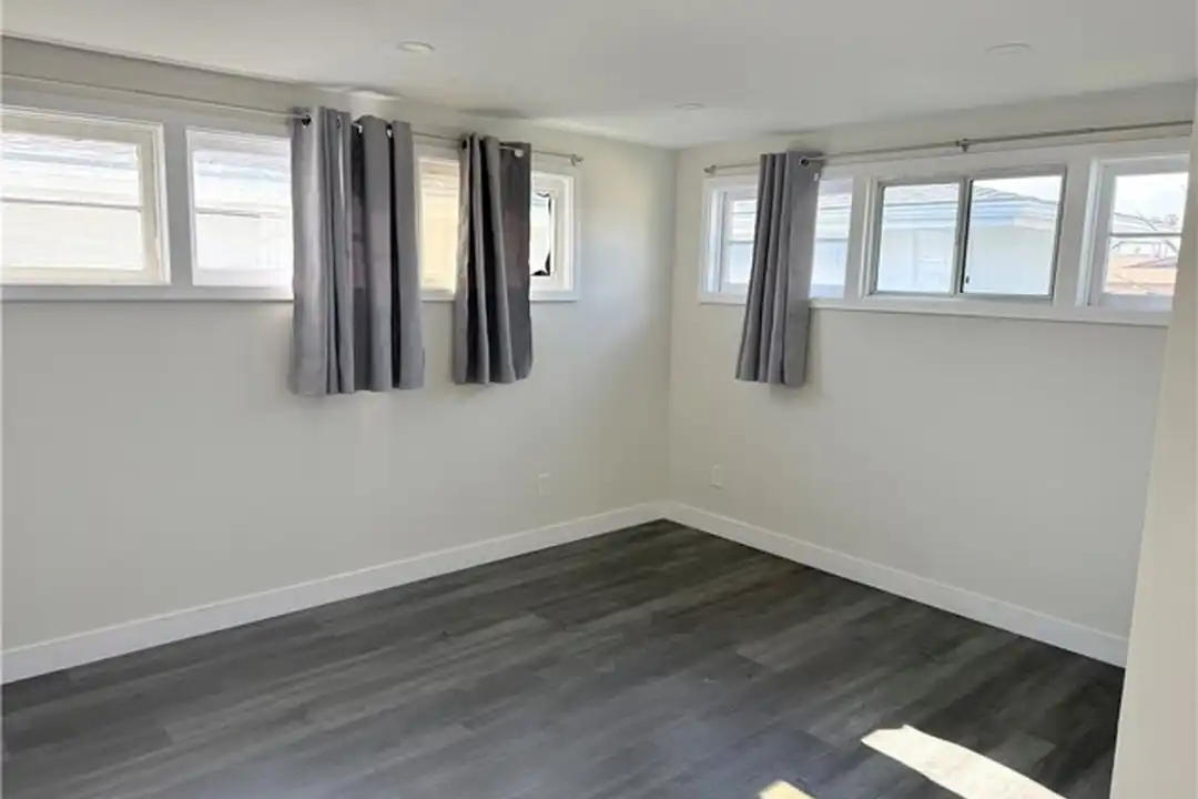 1393 Fern Ave - View 6
