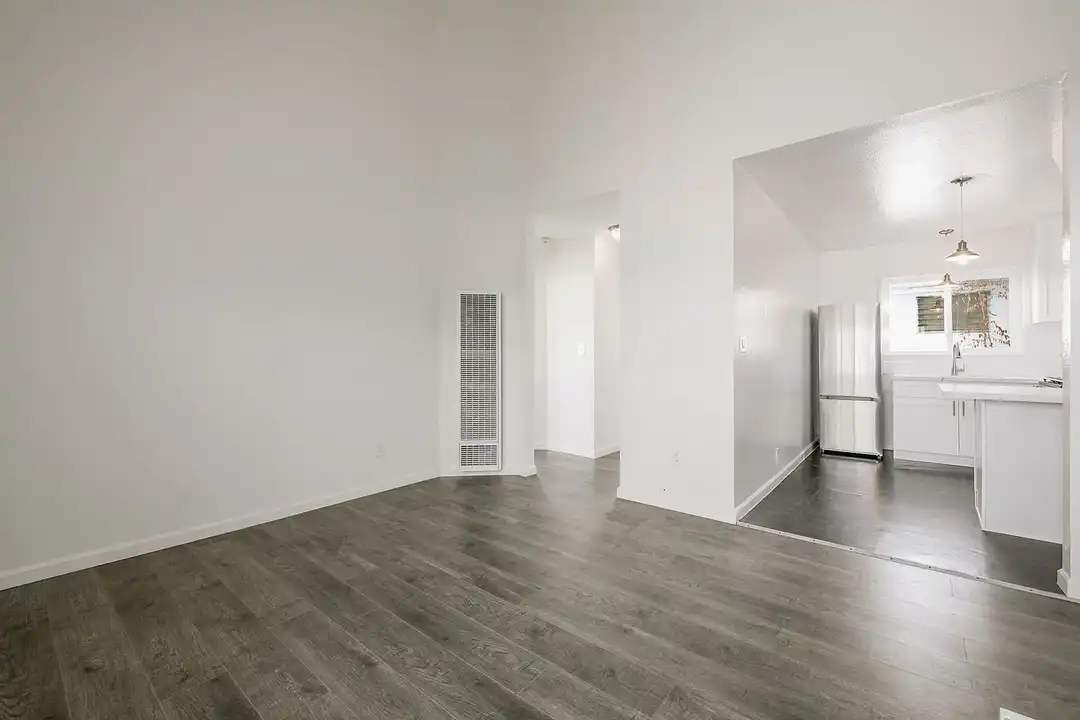 Apartment in Los Angeles, Hollywood - View 5