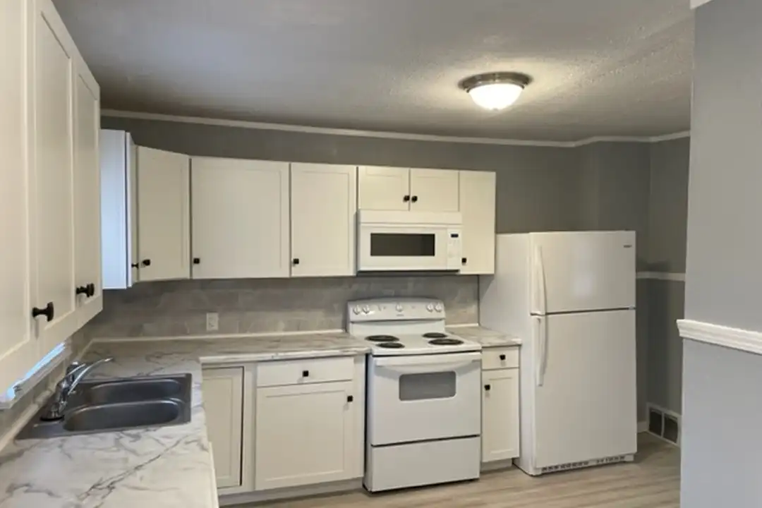 210 E Georgia St - More
