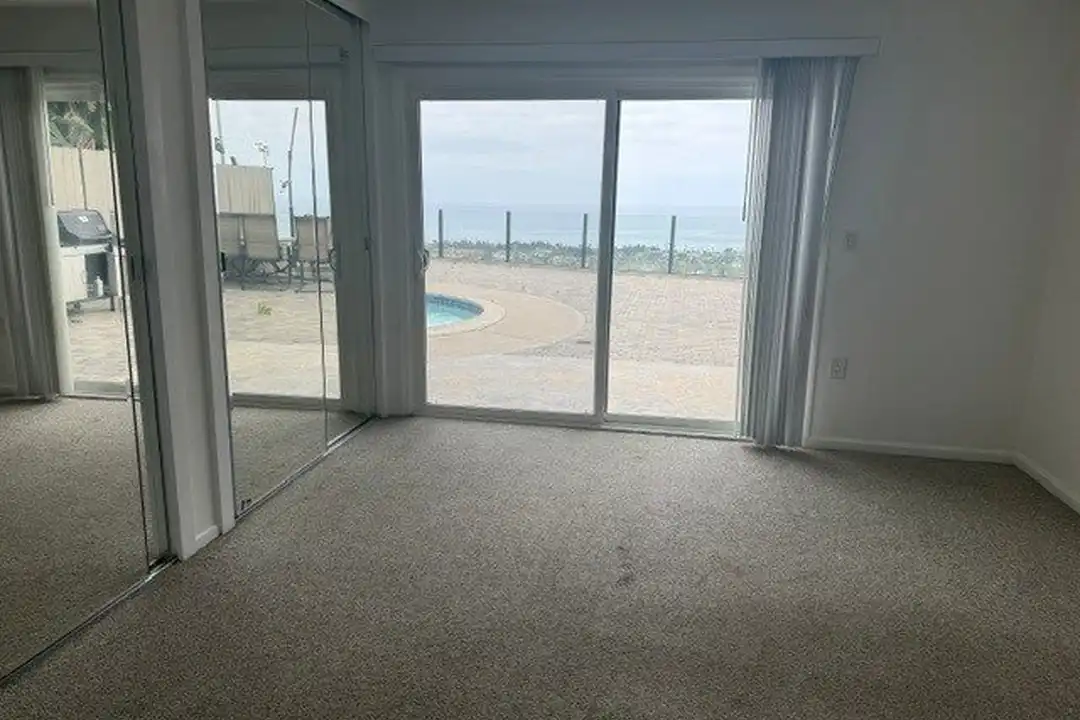 3903 Via Del Campo - More