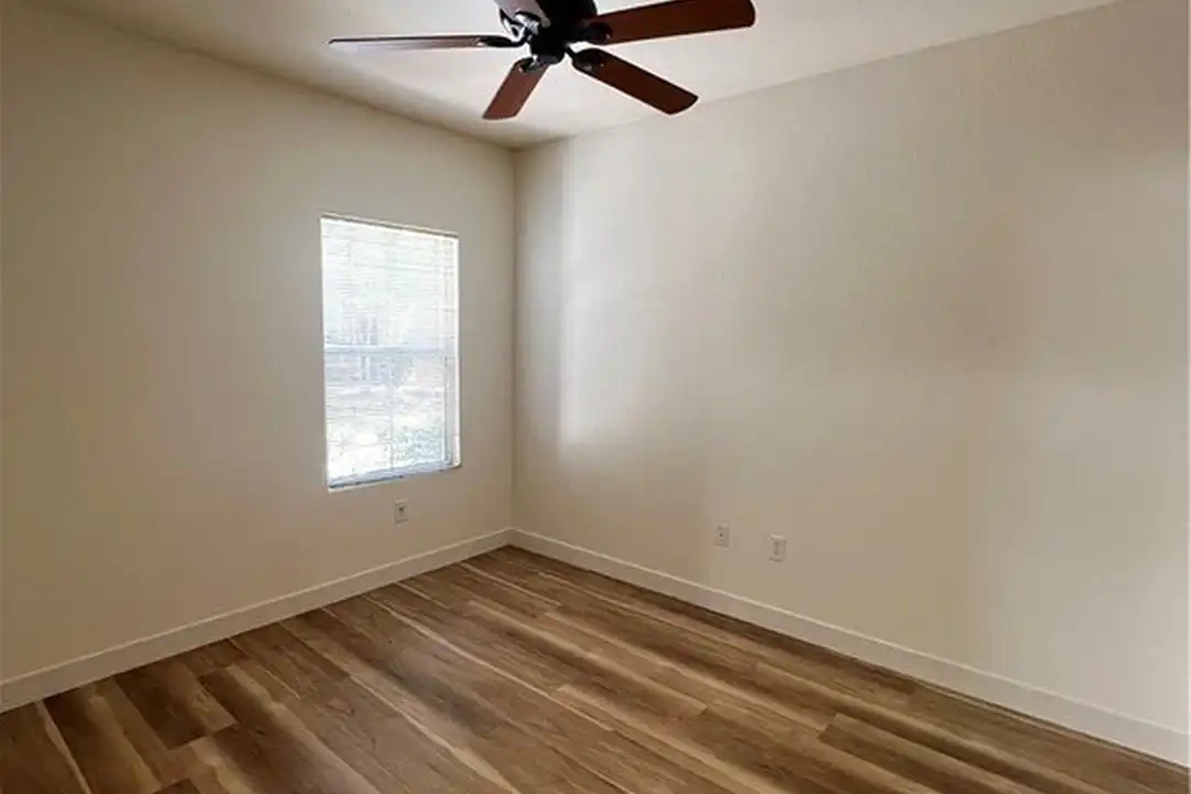 3915 Legend Hills St #104 - More
