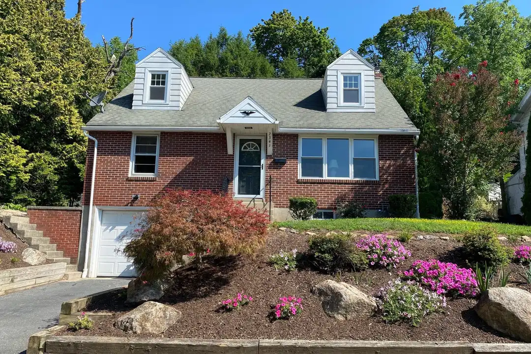 2341 Highland St – photo 1 of 20
