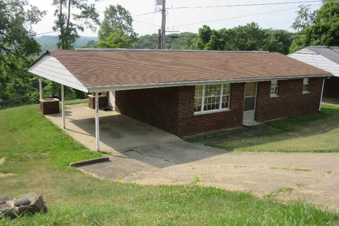 3258 8th St – photo 1