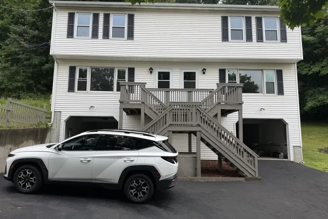 140 New Haven Ave unit A – photo 1 of 22