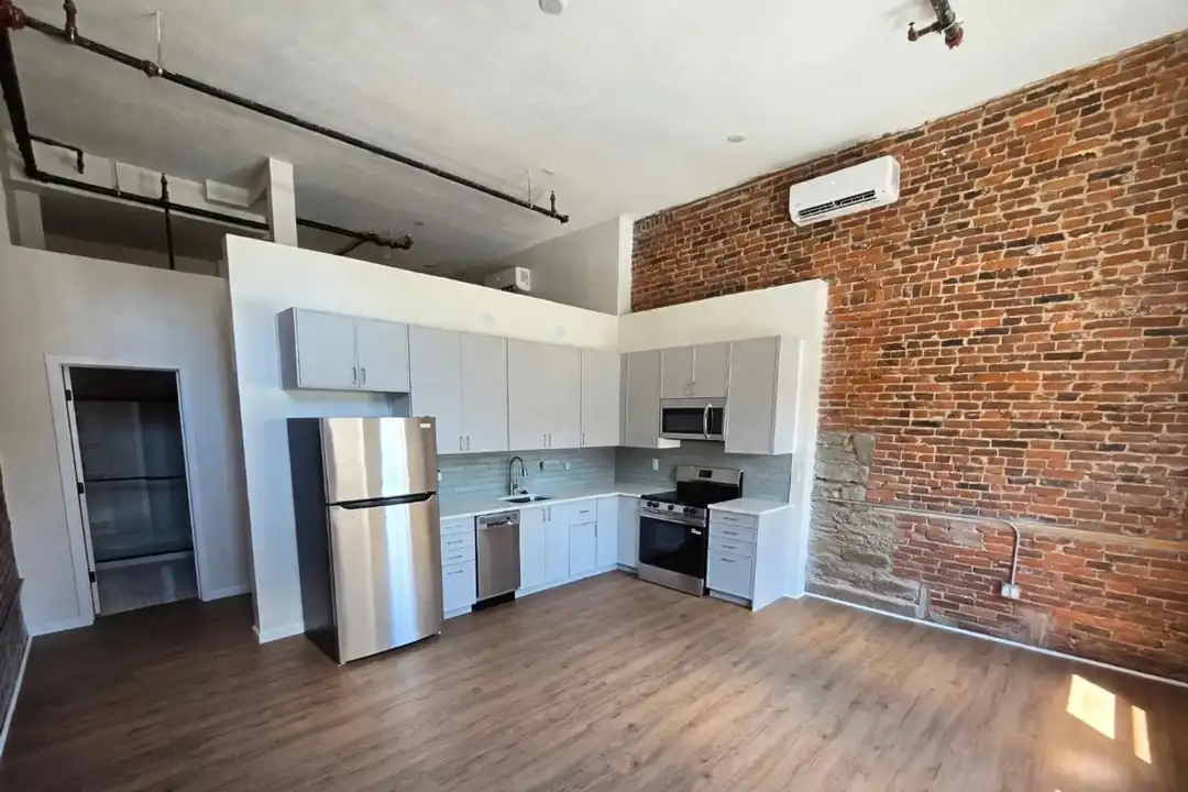 836-838 Concord St unit 1B – photo 1