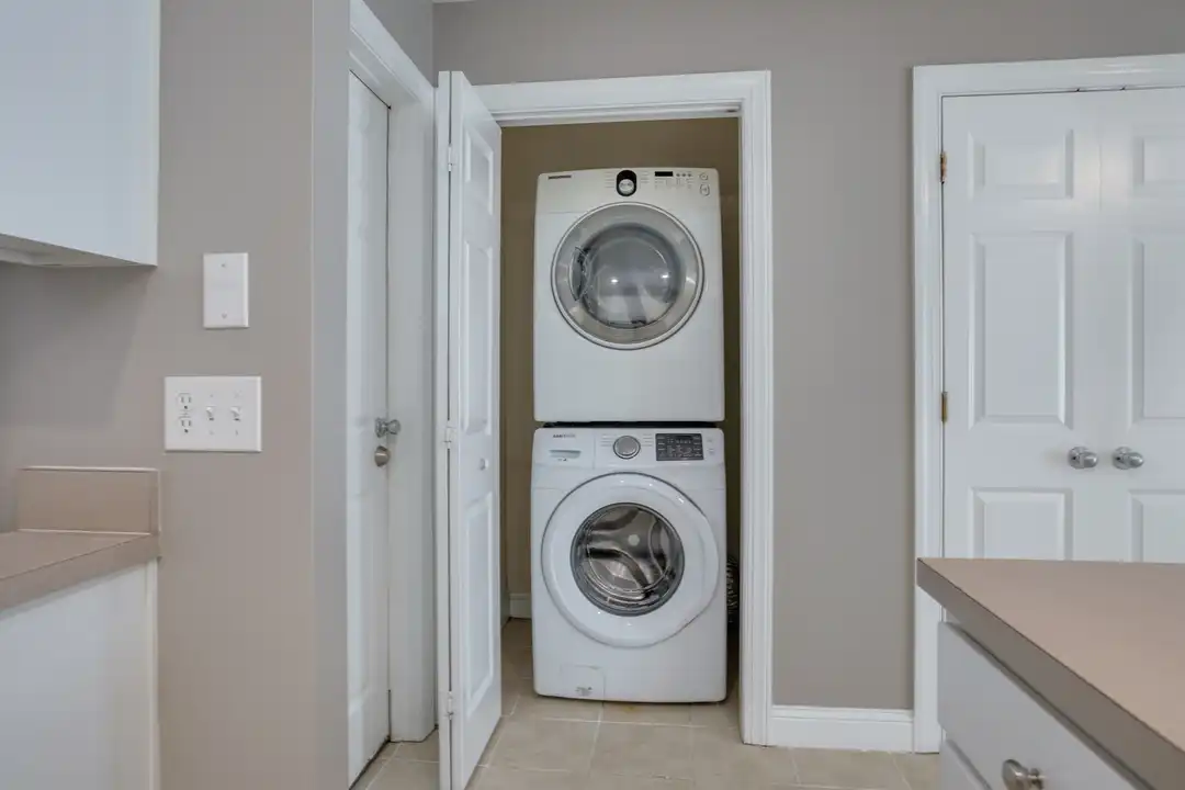 84 Cassandra Ln unit B (Studio) - More