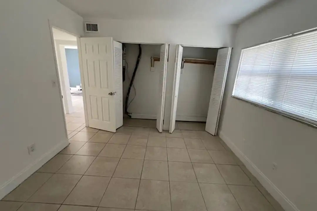 806 9th St West Palm Beach, FL 33403 – photo 1