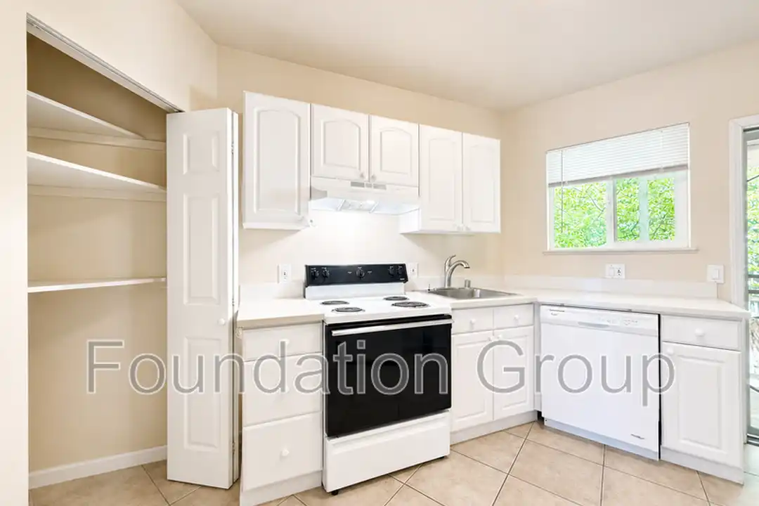842 Davis Pl S unit 7 - Pamja 3