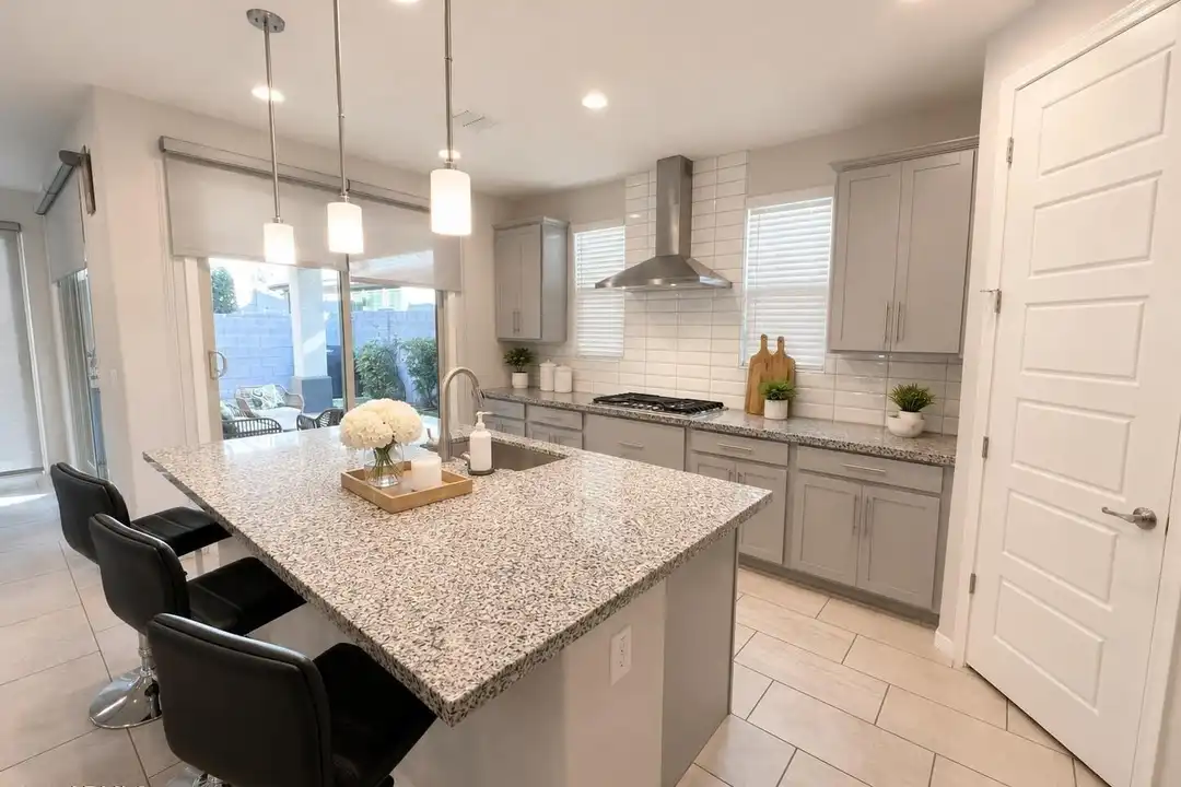 1131 S Jay St - View 5