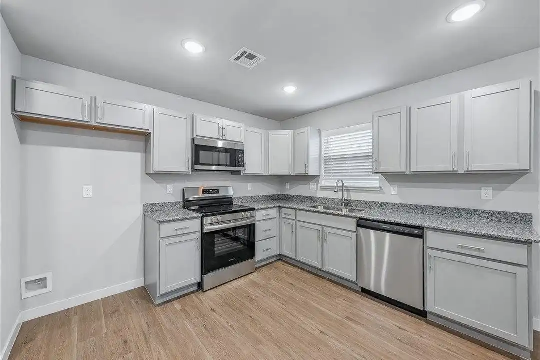 6311 NW Kathleen St - View 4