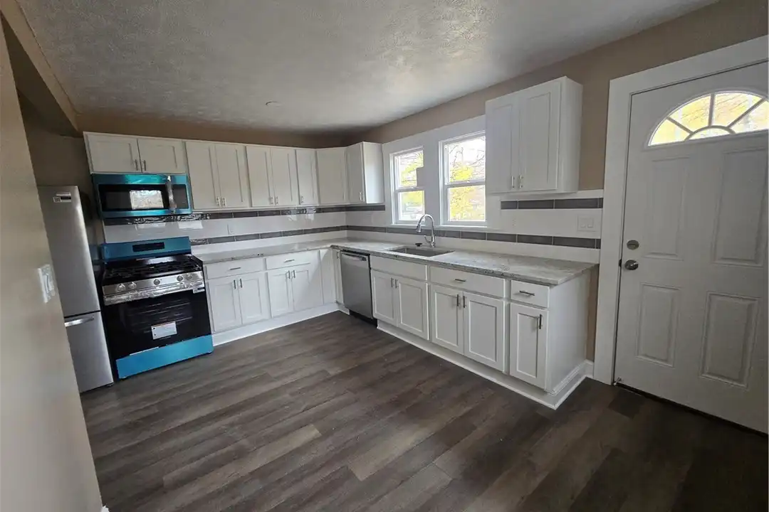 House in Cleveland, Fairfax, Cuyahoga - View 5