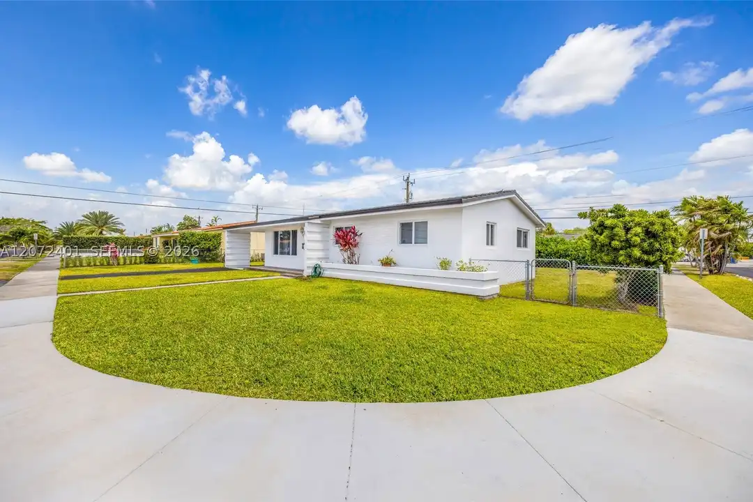House in Miami - View 2