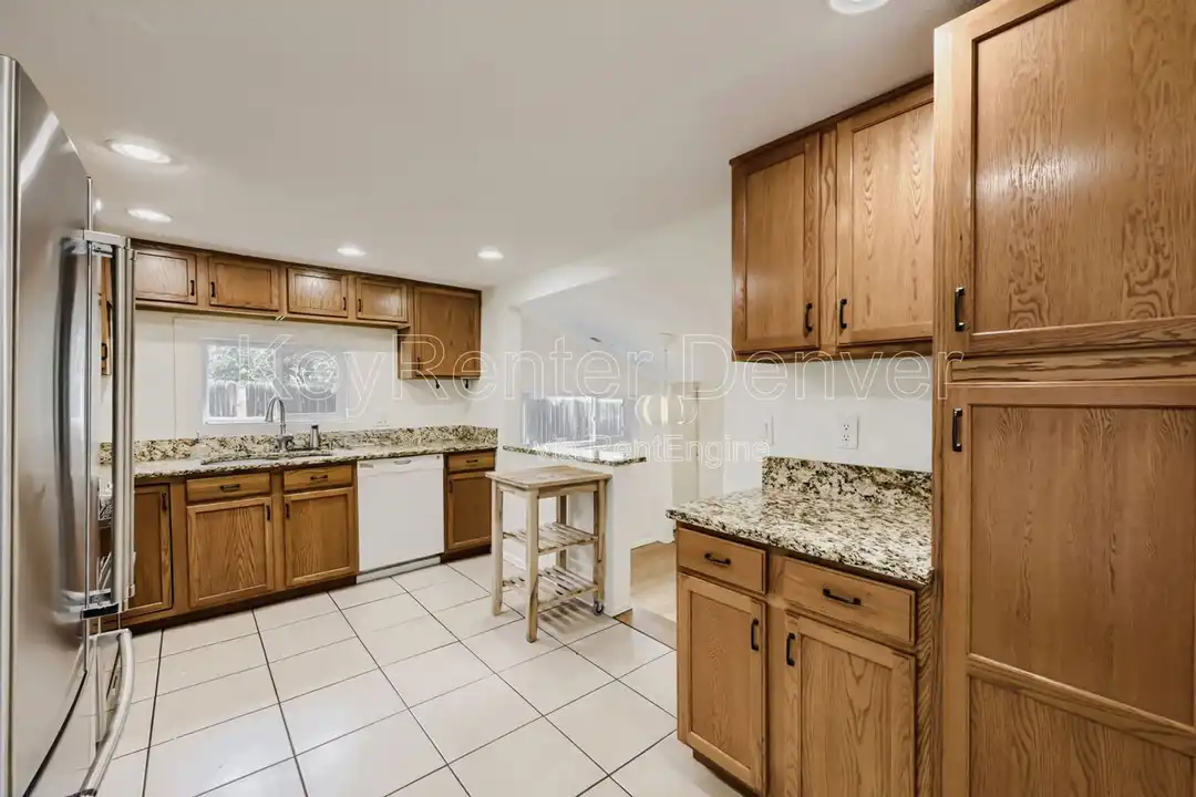 4870 Beach Ct – pohled 6