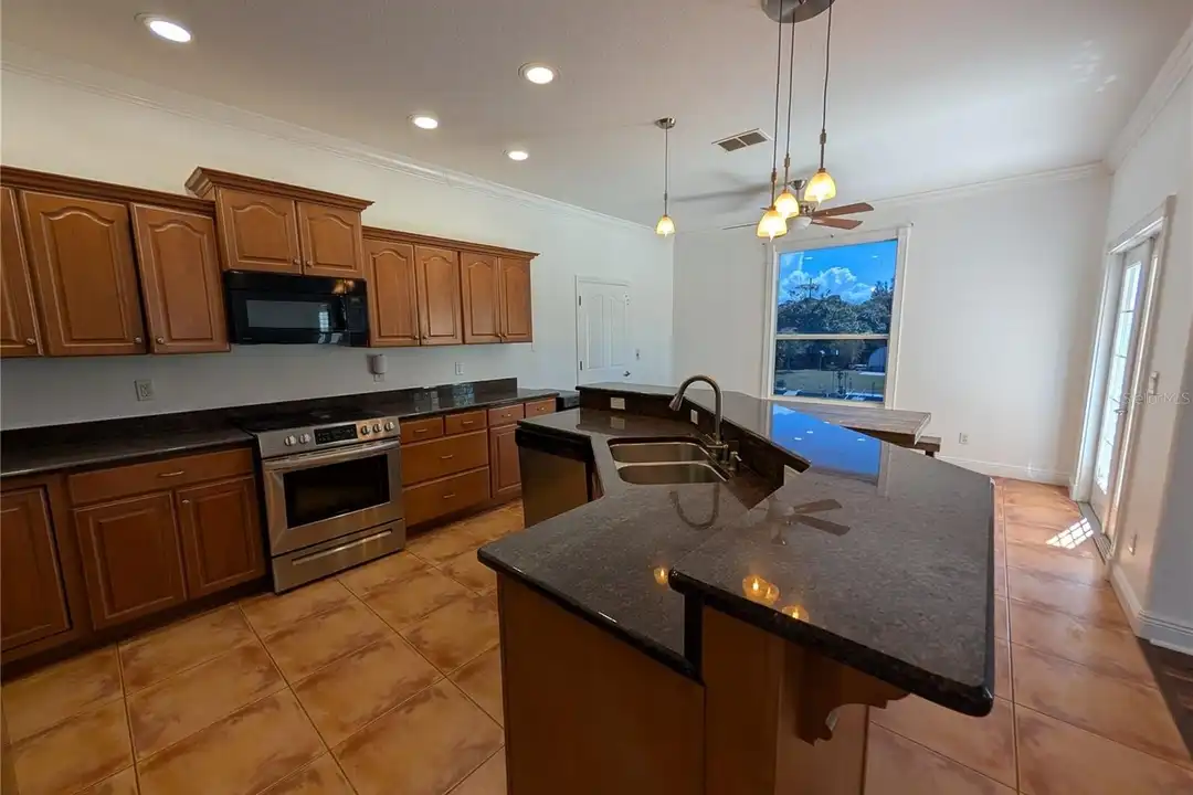 7436 Islander Ln - More