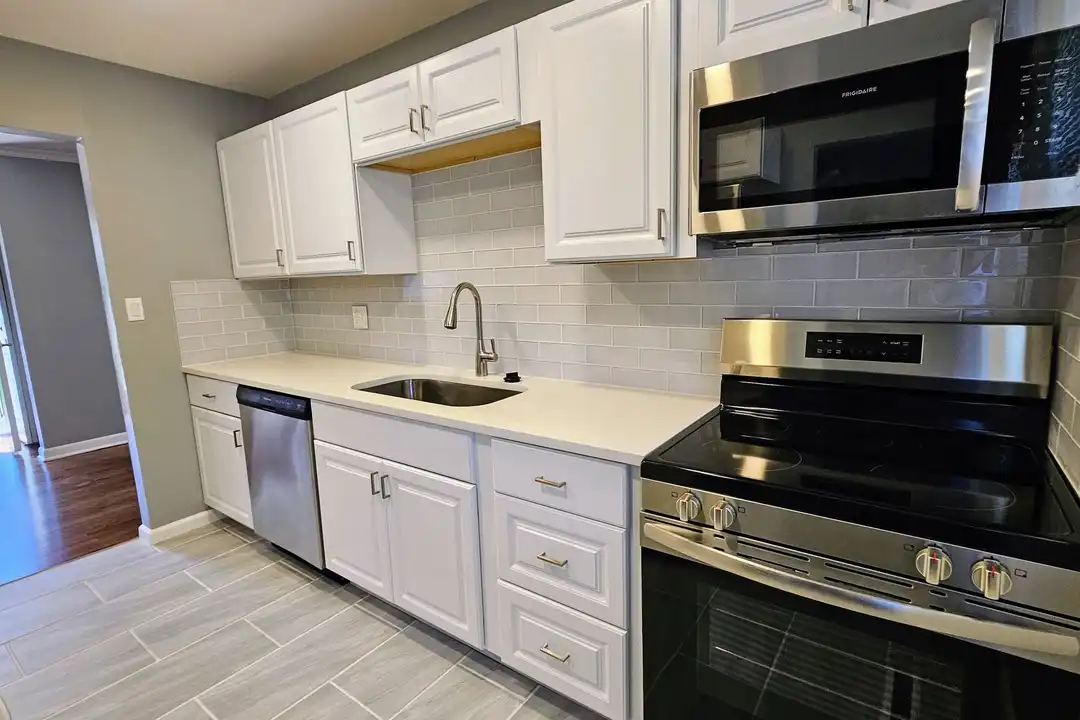 1168-1174 Eastfield Rd unit 1168 – photo 1 of 15