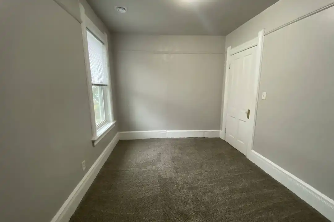 2419 W McKinley Ave – pohled 5