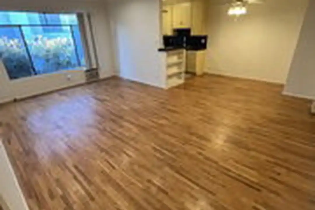 Apartment in Los Angeles - View 3