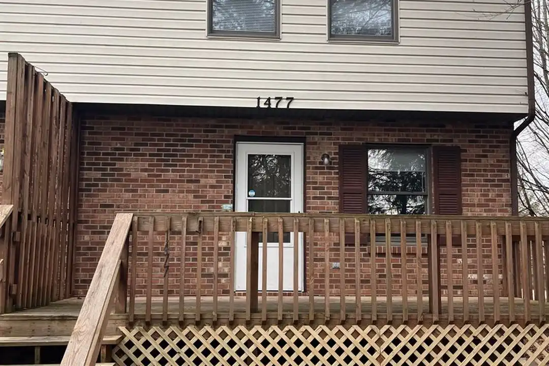 1477 Sandy Cir - View 3
