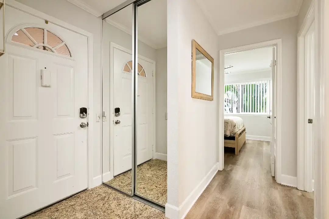 8503 Villa La Jolla Dr unit B – další