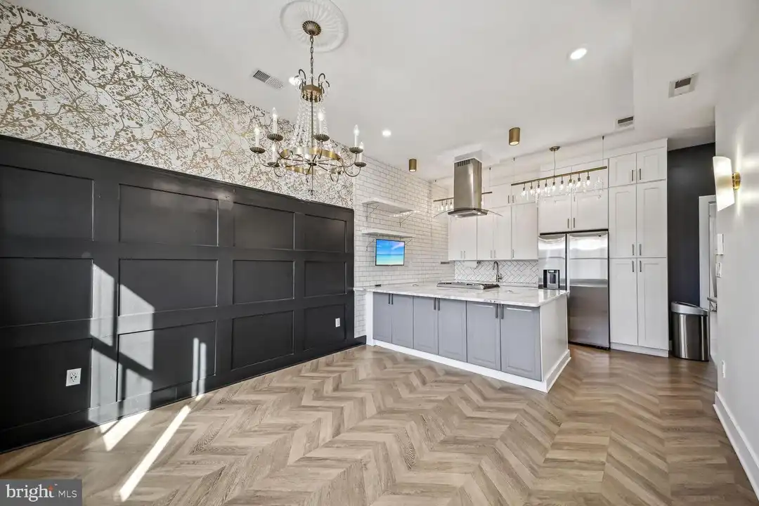 2012 D St NE unit 3 - View 2