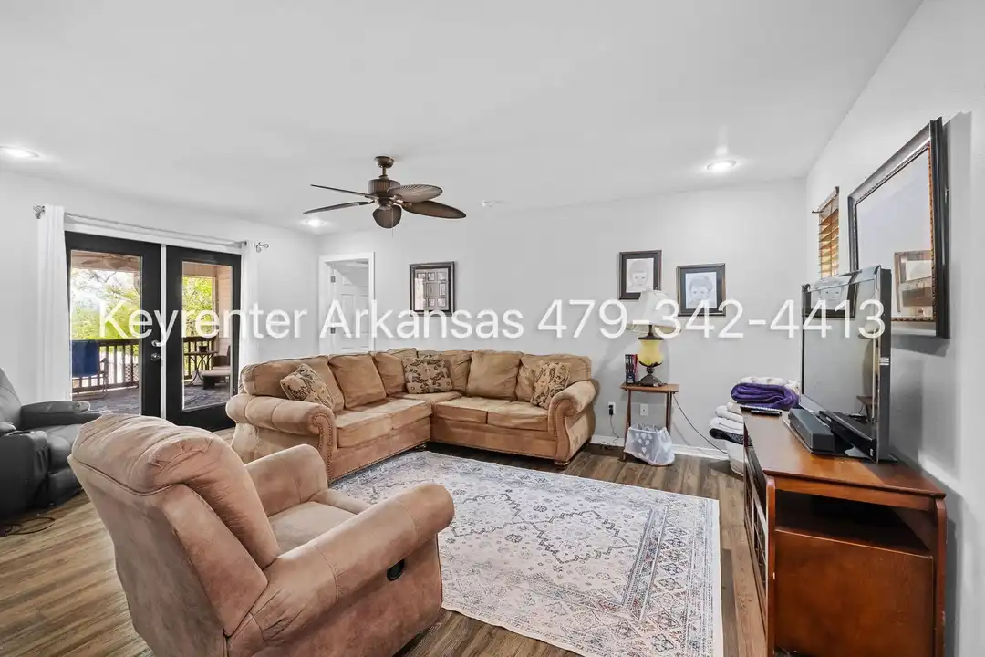 255 W Lawson St - View 5