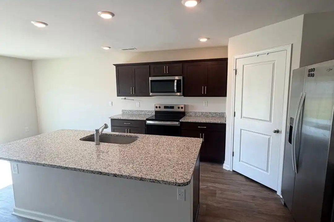 4011 Atlantic Ave - View 3