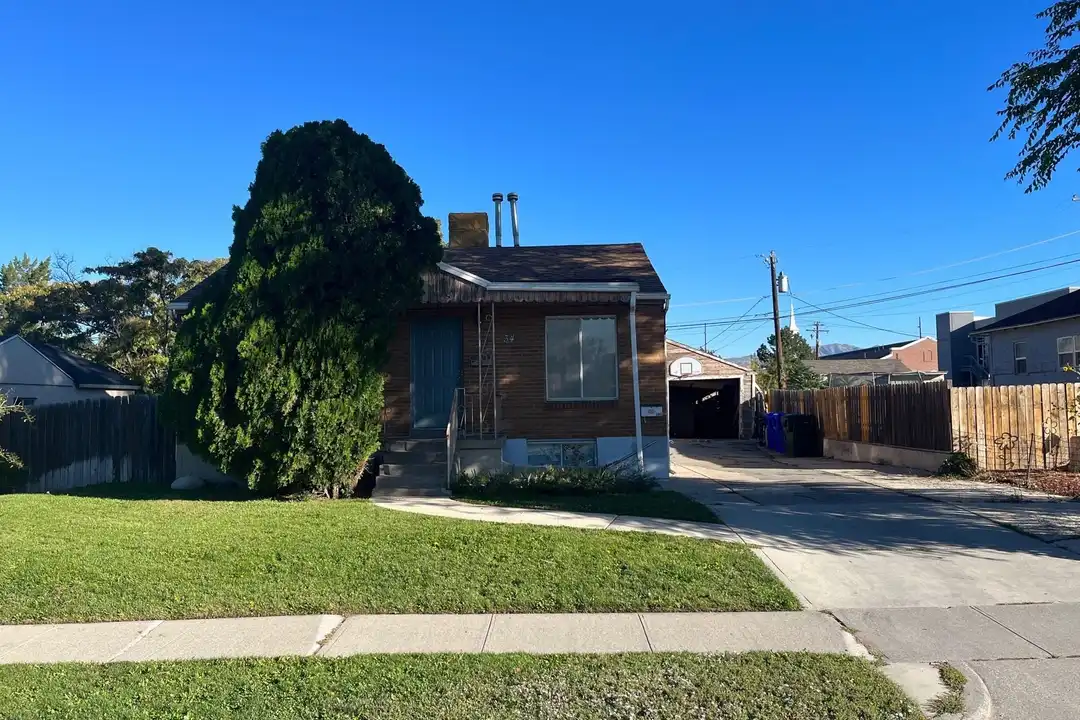 34 W Russett Ave – photo 1 of 13