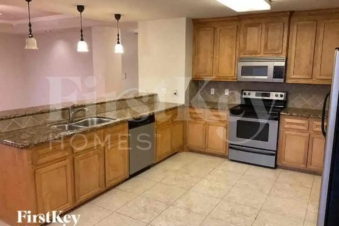 112 Golfview Ct - View 6