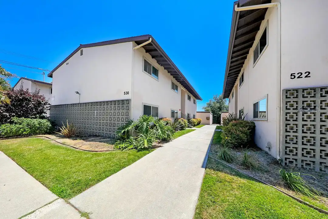 Villa Azusa Apartments - 506 E 9th St - Azusa, CA | Rent.