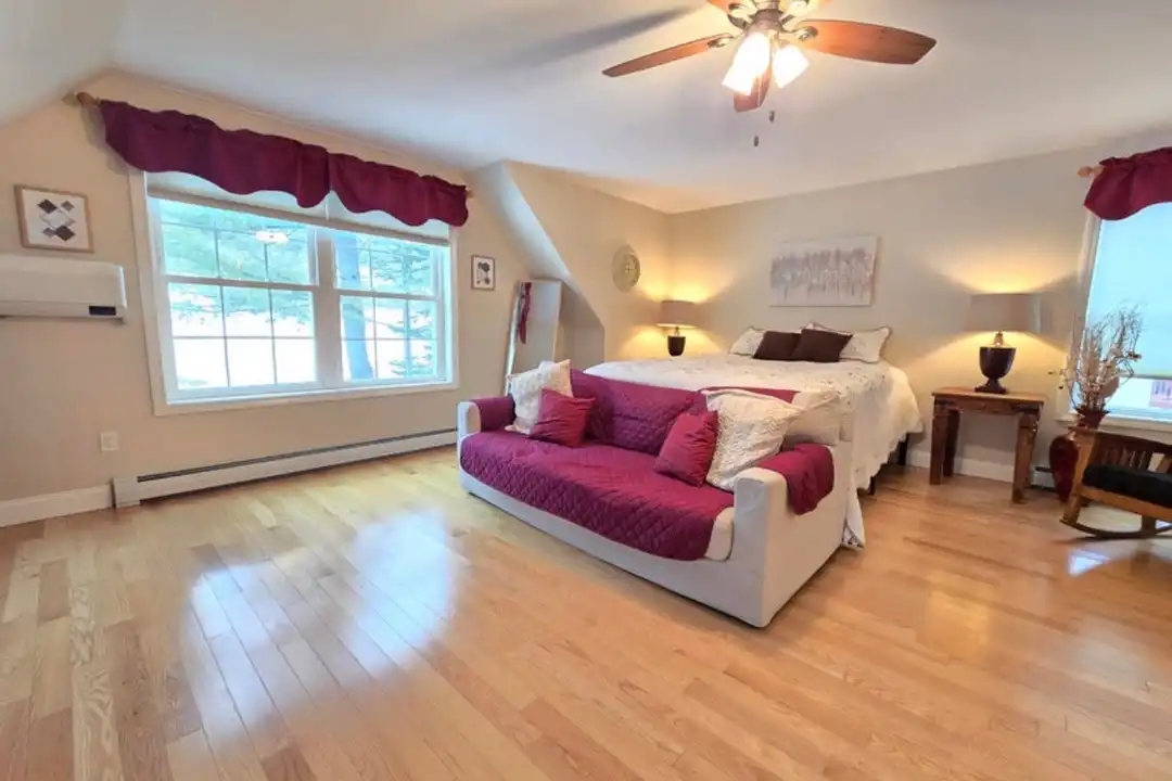13 Sheffield Ave - More